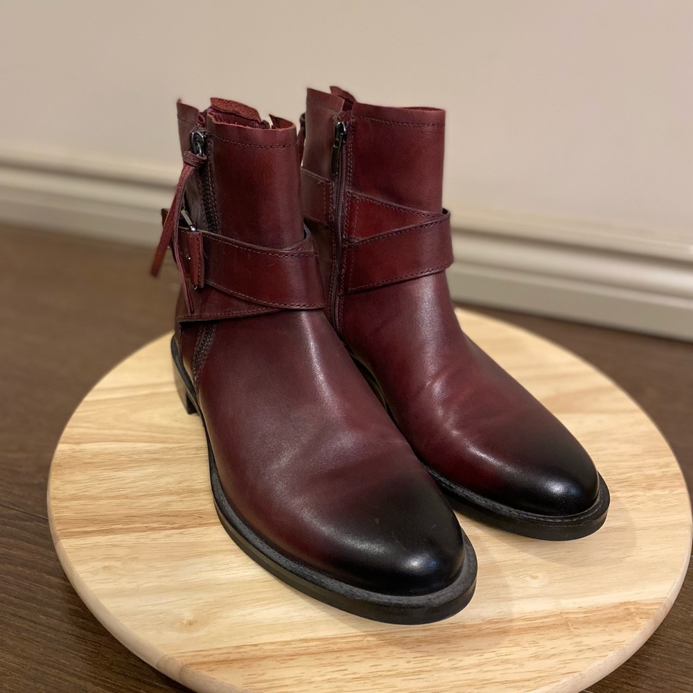 ECCO Burgundy Leather Ankle Boots with Zipper and Strap